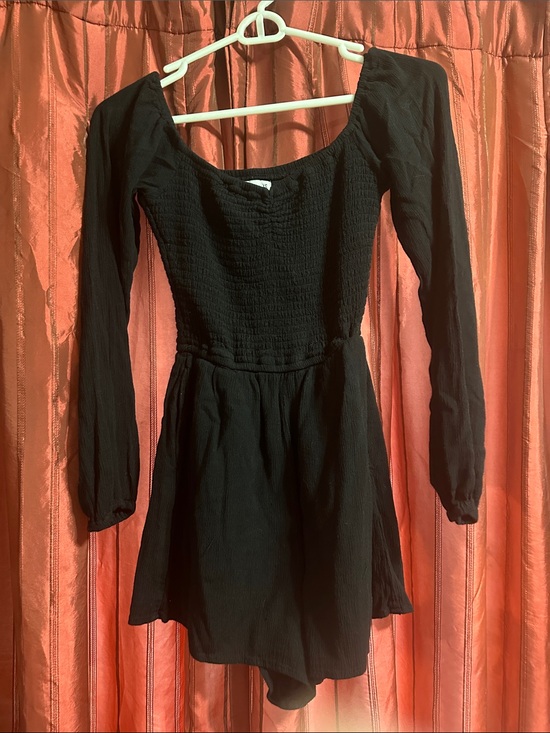 Hollister Pants - Hollister Sadie smocked bodice puff sleeve cotton poplin romper in black XS